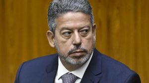 Aprovação da isenção do Imposto de Renda pode ficar para dezembro, afirma Lira
