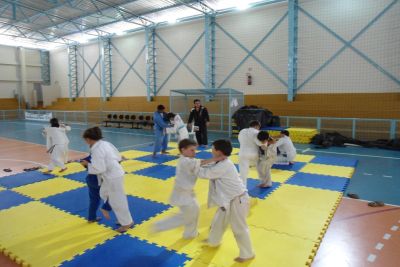 Projeto 'Escolinha de Esportes' abre vagas para diversas modalidades
