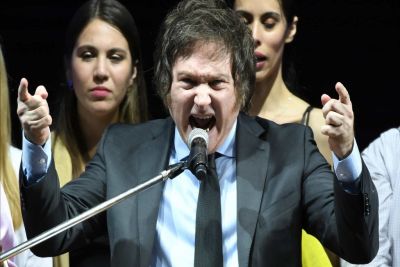 Milei anuncia 'megadecreto' com mais de 300 medidas de desregulação da economia