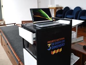 Prefeitura capacita profissionais da educação para utilização do novo kit 3d nas salas de aula
