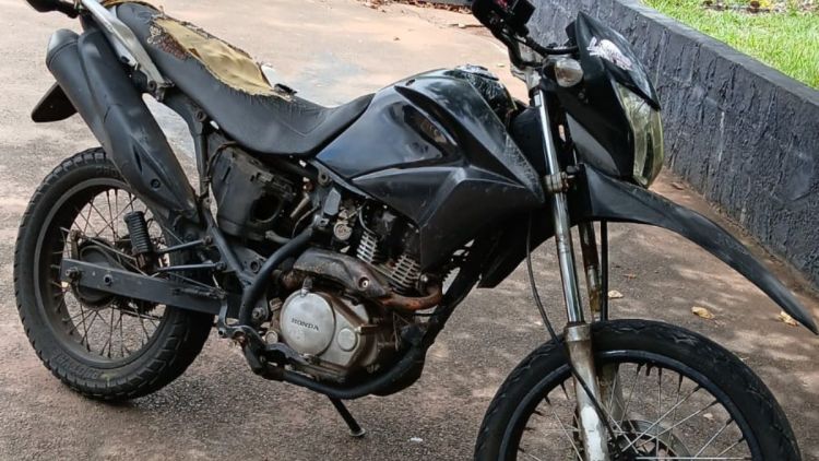 Menor é detido com motocicleta furtada após tentativa de roubo em São Carlos
