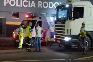 Eixo SP realiza ações com caminhoneiros, em Rio Claro