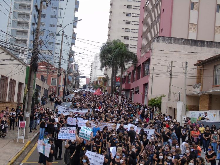 Depois de 4 anos, SINDSPAM consegue regularizar a situação dos professores PIII