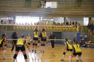 Vôlei feminino: Copa AVS/Smec começa com brilho e jogo de cinco sets