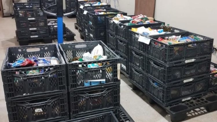 Bloco Califórnia arrecada cerca de 3 toneladas de alimentos para o Fundo Social de Ribeirão Preto