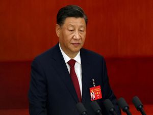 China tem controle total de Hong Kong e não descarta usar força em Taiwan, diz Xi