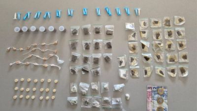 Drogas são encontradas após fuga de suspeitos no Jardim Cruzado, em Ibaté