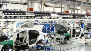 Indústria nacional avança 0,9% em fevereiro