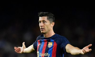 Lewandowski mantém Barcelona vivo na Liga dos Campeões