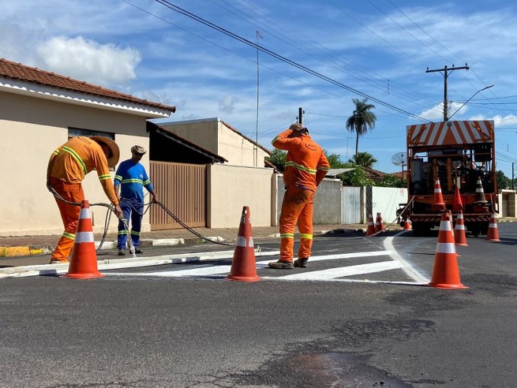 IBATÉ| Prefeitura revitaliza sinalização horizontal das vias da cidade