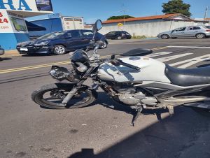 Motociclista sofre acidente e fica ferido na Vila Prado