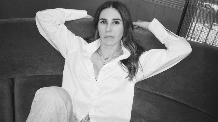 'Girls', série original de comédia da HBO vencedora do Emmy®, retorna com temporada limitada criada e protagonizada por Lena Dunham
