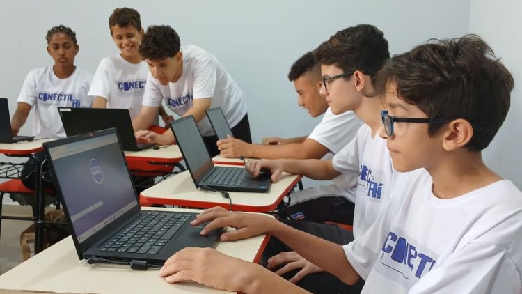 Analândia/SP recebe oficina gratuita que ensina jovens a criarem jogos eletrônicos
