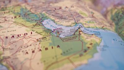 Irã anuncia acordo para controlar estreito de Hormuz com Omã