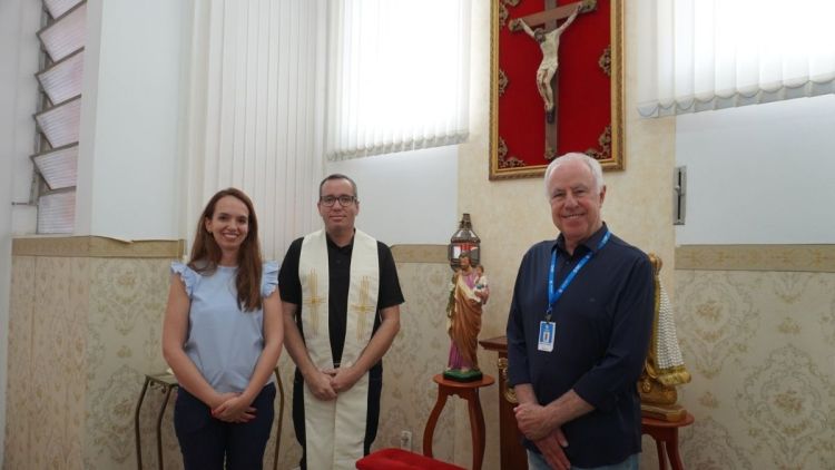 Santa Casa de São Carlos celebra o Dia de São José com momento de fé e bênção na capela