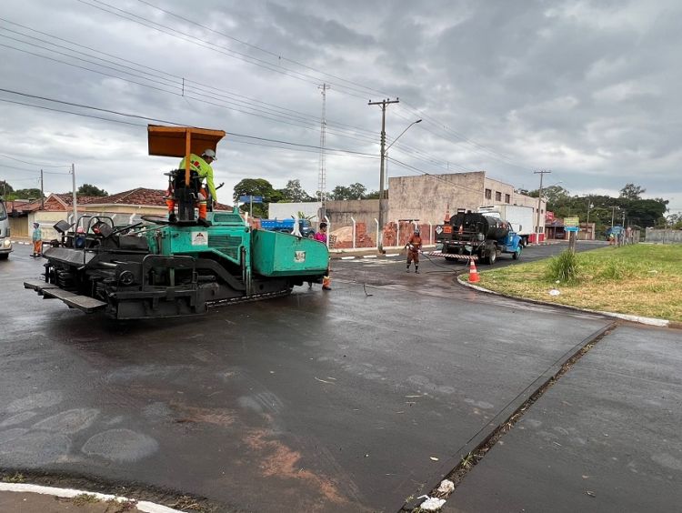 Prefeitura iniciou nova etapa de recape no distrito de Água Vermelha