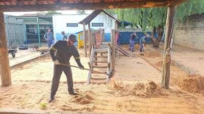 Secretaria de Educação inicia troca das caixas de areia nas escolas municipais