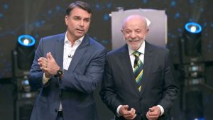 Globo corta Flávio Bolsonaro 'encosto' e define regras para debate