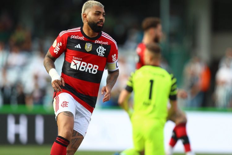 Presidente do Corinthians fala sobre negociação com Gabigol: “Temos conversas adiantadas”