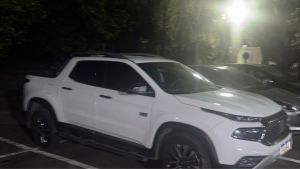 Caminhonete roubada no domingo é encontrada escondida em residência no Cidade Aracy