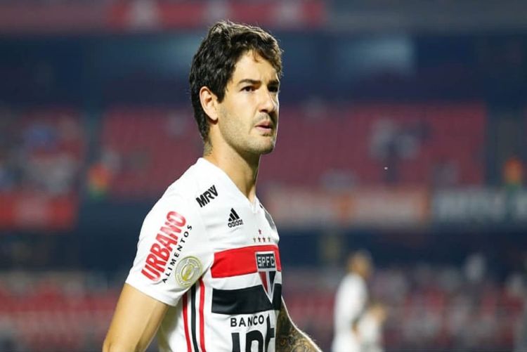 Pato ironiza poucas chances no São Paulo: &quot;Se eu pudesse ter jogado mais&quot;