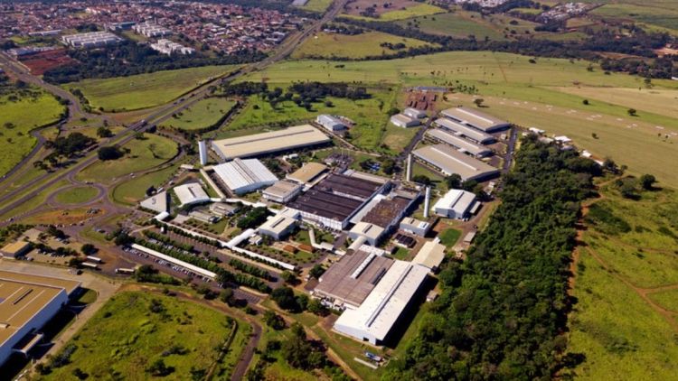 Lupo abre em Araraquara as comemorações de seus 105 anos com espetáculo de drones, orquestra e projeção histórica