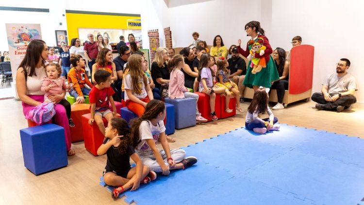 “O Patinho Feio” ganha vida em contação de histórias gratuita no Shopping Iguatemi São Carlos