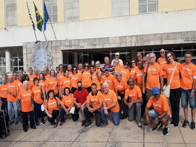 Atletas de São Carlos viajam para os jogos da melhor idade