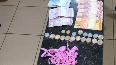 Fuga de suspeito termina com apreensão de drogas e dinheiro na Vila Jacobucci