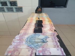 Polícia apreende mais de R$ 5 mil e detém dupla no Santa Felícia