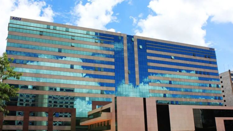 AGU pede decisão urgente contra fraudes e violência nas redes sociais