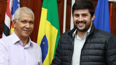 Lucão Fernandes, presidente da Câmara, assume como prefeito em Exercício