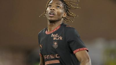 Liverpool anuncia contratação de joia francesa por R$ 431,4 milhões