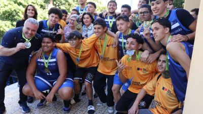 Campeões com orgulho: Álvaro Guião conquista o título estadual de basquete sub-17
