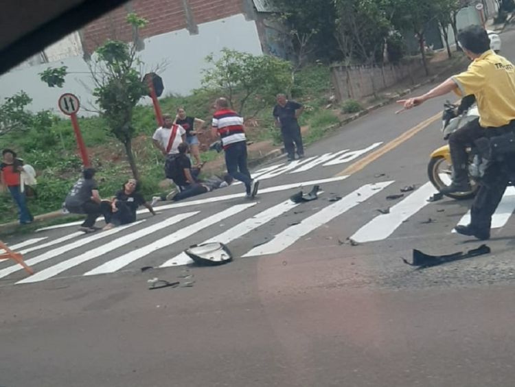 Acidente deixa mãe e filha com fraturas no Centreville