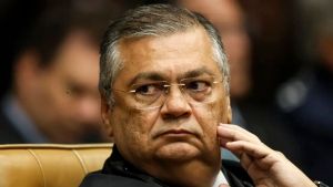 Dino acaba com a aposentadoria compulsória como punição a juízes