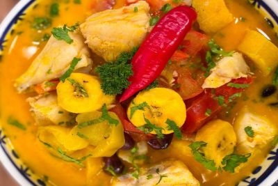 Moqueca à Portuguesa: tradicional prato brasileiro ganha toque lusitano