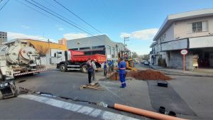 Saae faz importantes reparos de esgoto e drenagem