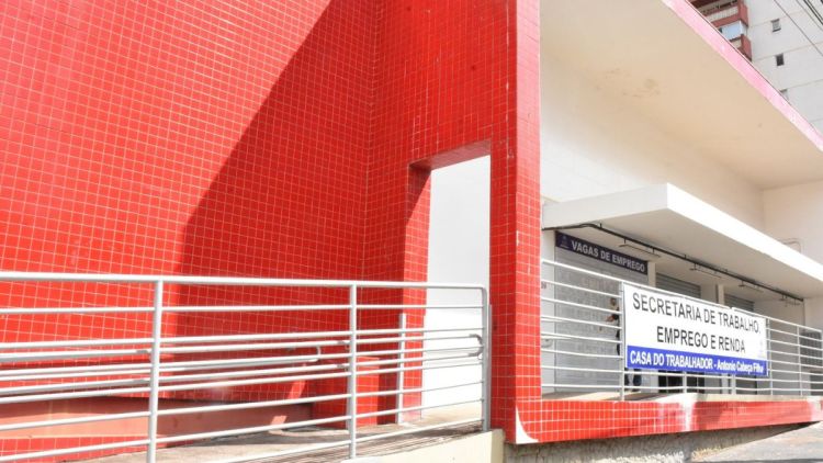 Feirão do Emprego celebra os 50 anos do sine com oportunidades e serviços em São Carlos