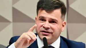 Ex-diretor terá que pagar quase R$ 550 mil por uso político da PRF