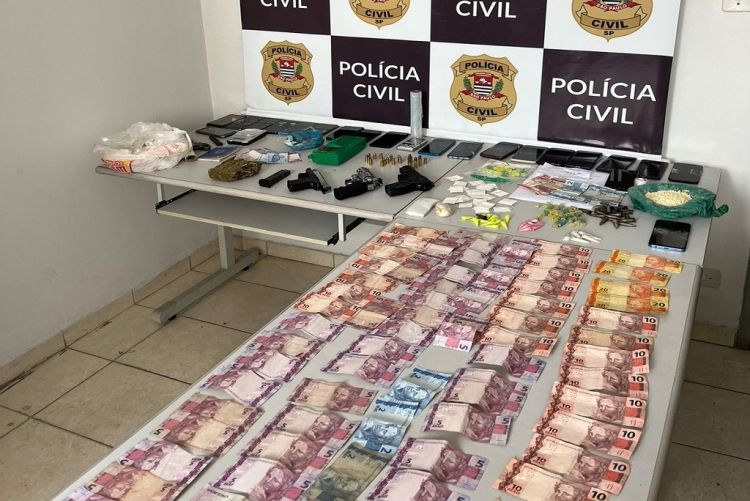 Polícia prende 5 suspeitos em laboratório do tráfico