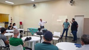 Sala cheia marca início do curso de Drywall em Ibaté