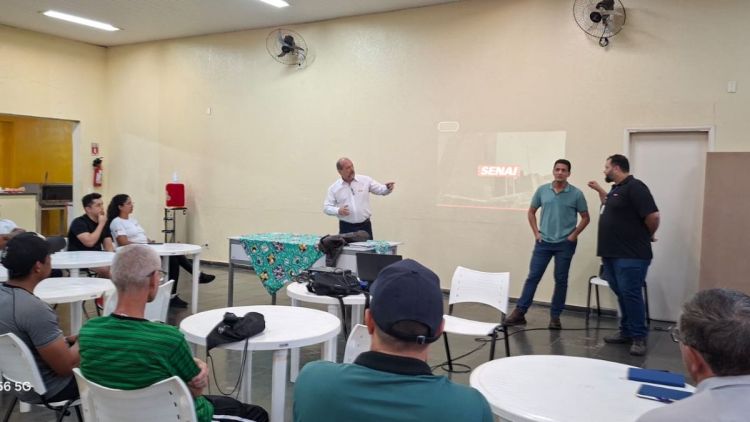 Sala cheia marca início do curso de Drywall em Ibaté