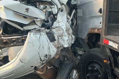 Motorista morre após colidir contra caminhão na SP 318