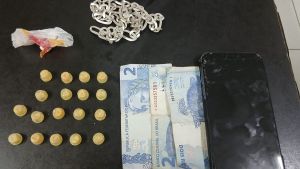 Polícia Militar flagra tráfico de drogas na região central de Torrinha durante patrulhamento noturno