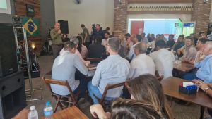 Prefeito Dr. Lapena participa do 1º Encontro Regional de Prefeitos para discutir soluções à crise financeira dos municípios