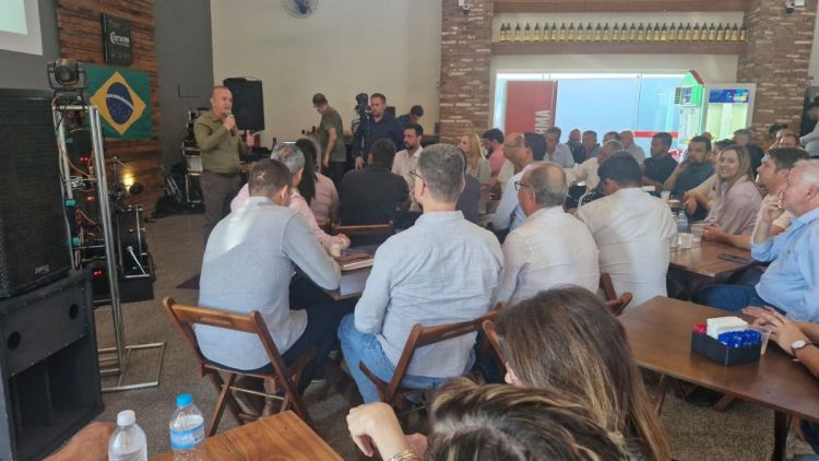 Prefeito Dr. Lapena participa do 1º Encontro Regional de Prefeitos para discutir soluções à crise financeira dos municípios