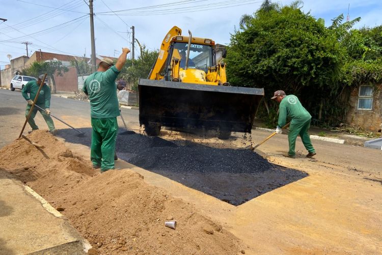 IBATÉ| Prefeitura retoma serviço de Tapa Buracos na cidade