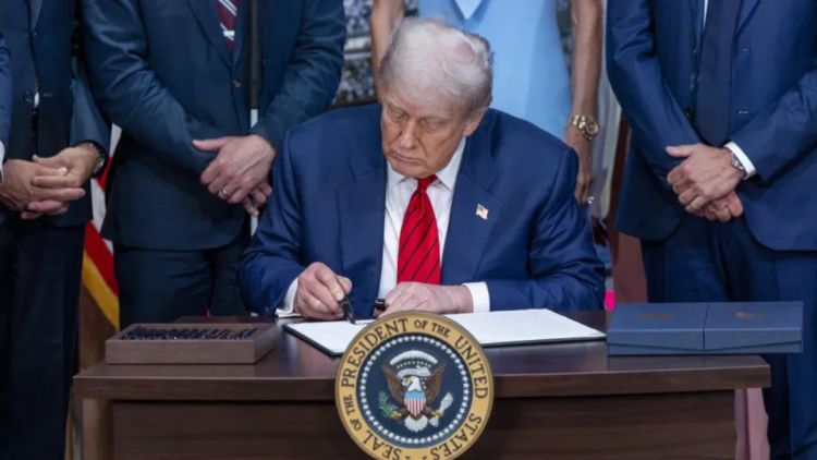 Trump impõe sobretaxa adicional de 25% a produtos da índia