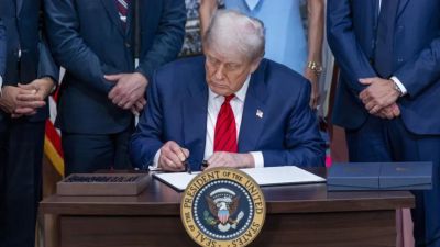 Trump impõe sobretaxa adicional de 25% a produtos da índia